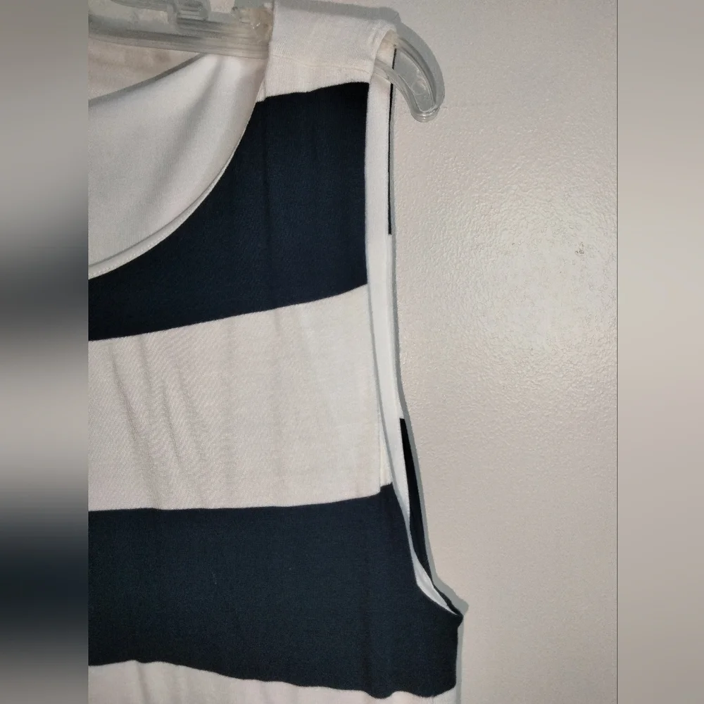 Soft Surroundings (Size L) Navy Blue & White Sleeveless Sleek Casual Maxi Dress